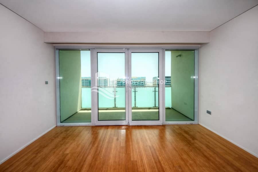 4 Investors Deal! Immaculate High Floor Canal View Apt