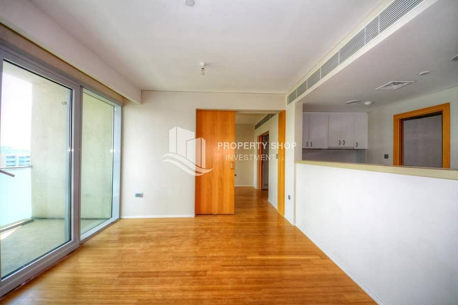 8 Investors Deal! Immaculate High Floor Canal View Apt