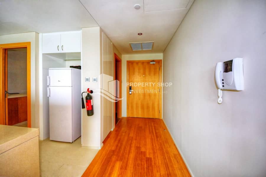 13 Investors Deal! Immaculate High Floor Canal View Apt