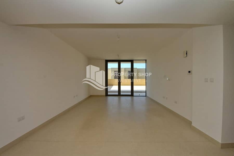 3 Hot Price! Modern Apt with Study Room Lifestyle & Perfect Location