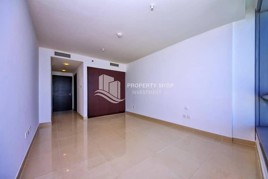 5 Invest In High Floor Ideal Family Home w/ Sea View!