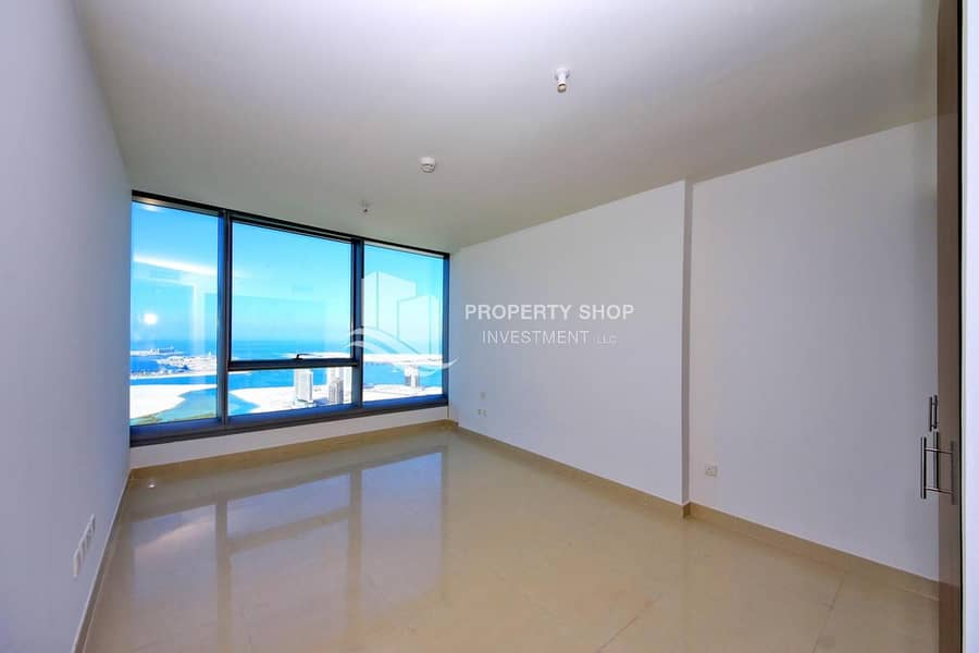 11 Invest In High Floor Ideal Family Home w/ Sea View!