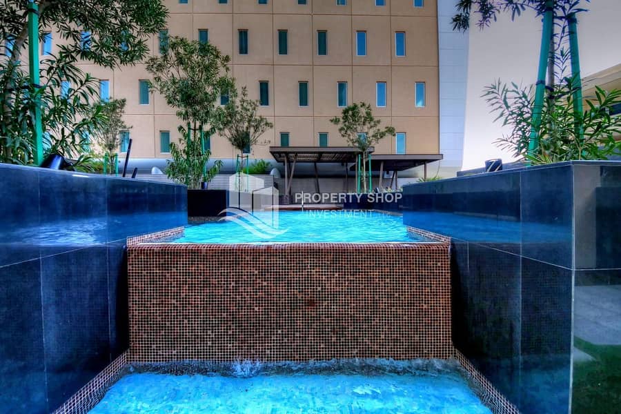 20 Exquisite Apt with Immersive Water Views!