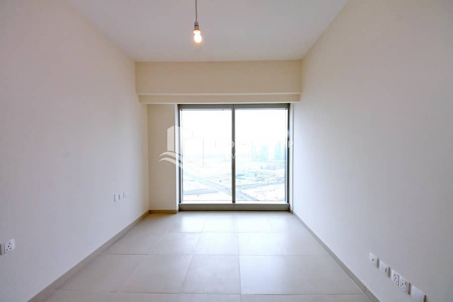 3 Excellent Apt on High floor with High ROI!