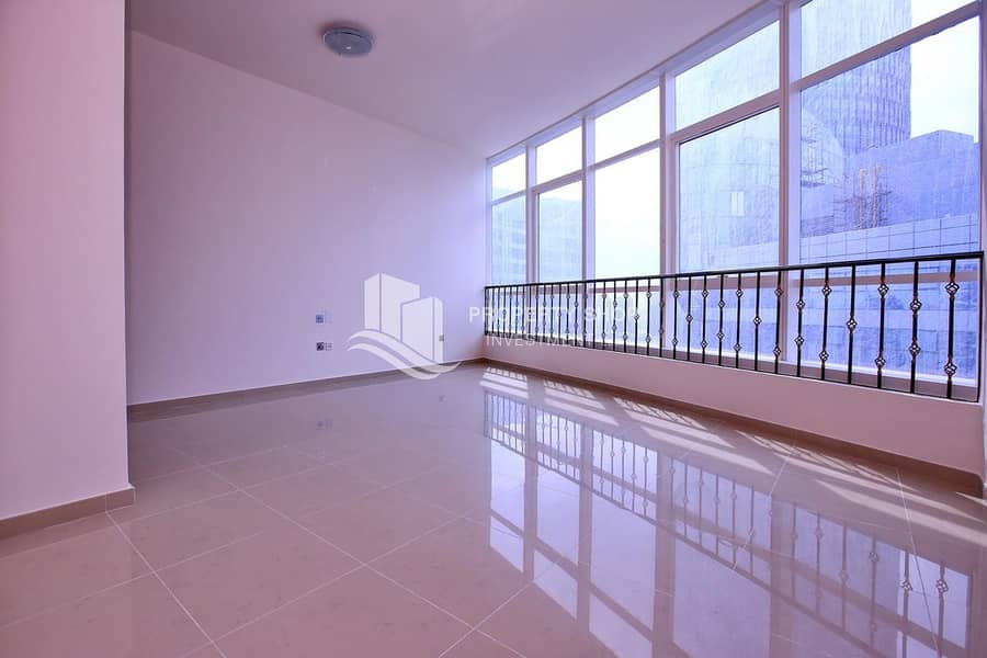 3 Great Investment! High Floor Apt with Sea View