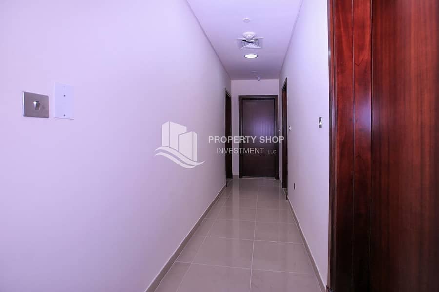 7 Great Investment! High Floor Apt with Sea View