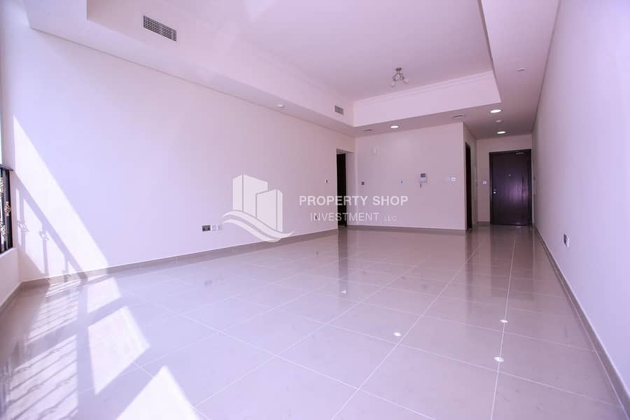 9 Great Investment! High Floor Apt with Sea View