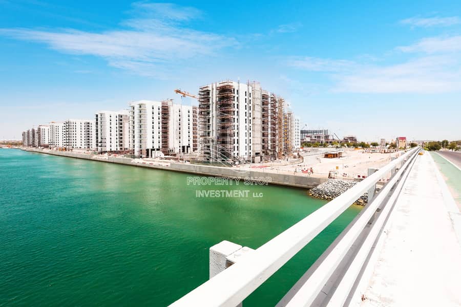 10 Brand New Studio Unit In A Waterfront Community. !