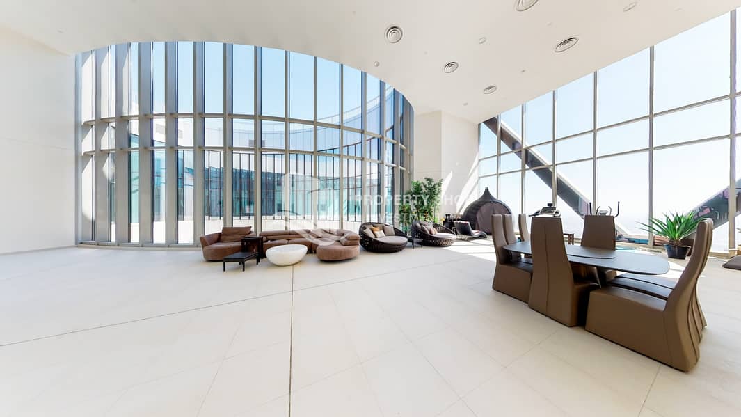 24 Supreme Penthouse w/ Spectacular Sea Views in Every Direction!