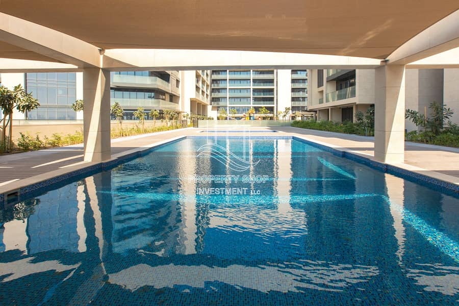 22 Lavish & High Quality of Living Duplex w/ Pool View !