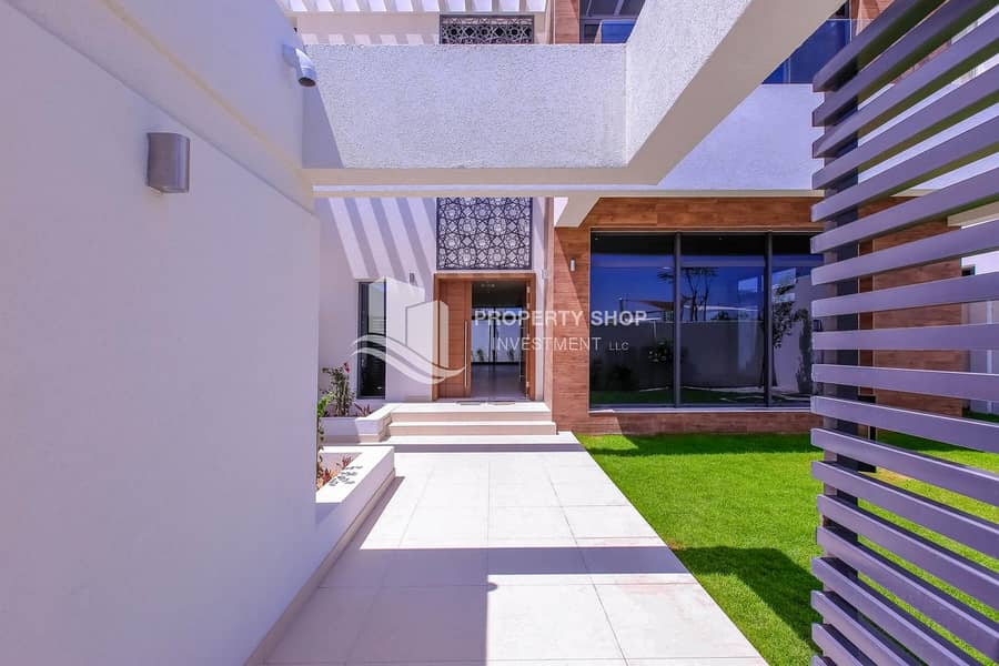 21 Own A Magnificent Comfortable Modern Living Villa!