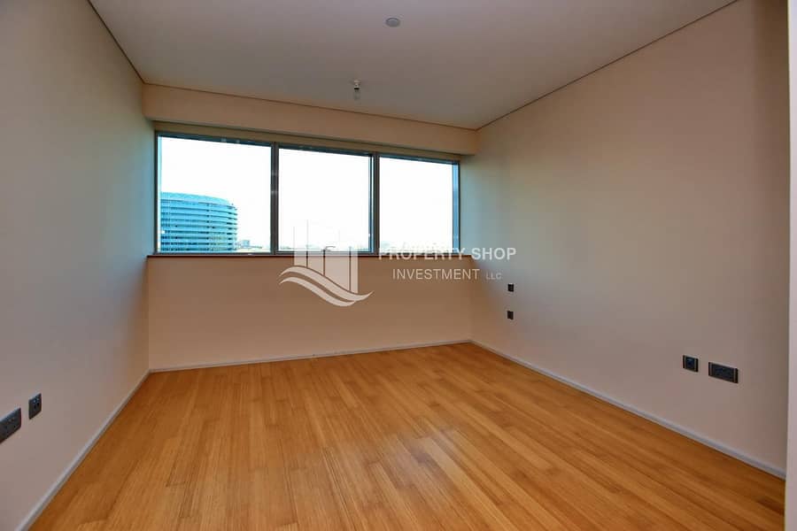 7 Move In Today- Beautiful & Breezy Sea View 4+Maid Apt