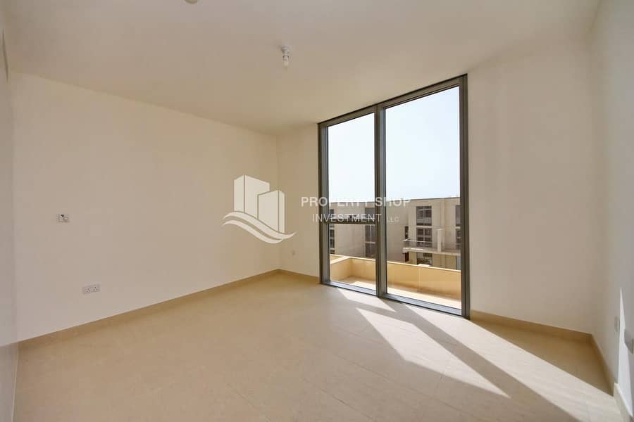 8 Look No Further! Own Your High Floor Full Sea View 3+Maid
