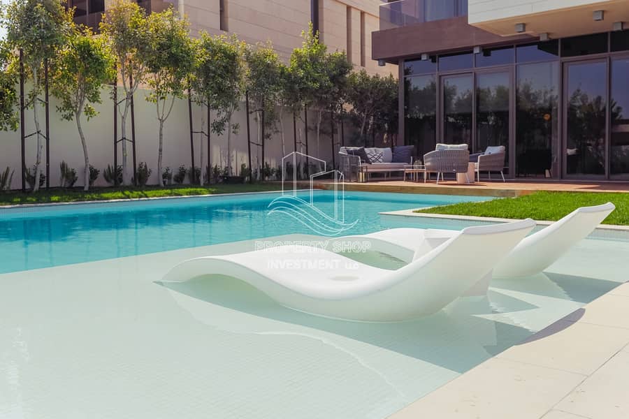18 Stunningly Designed Luxurious Villa with New Concept & Pvt Pool!