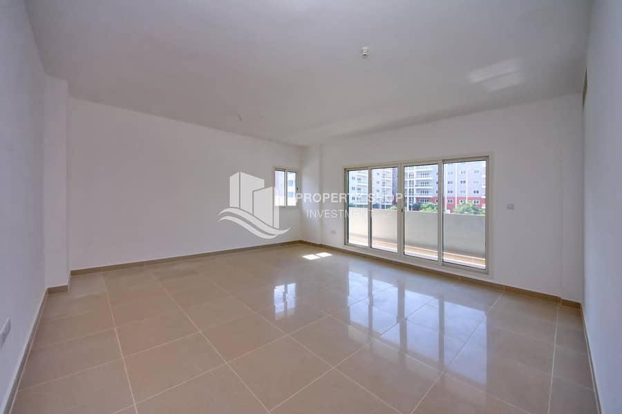 10 Move In Huge Layout Apt with Spacious Balcony!