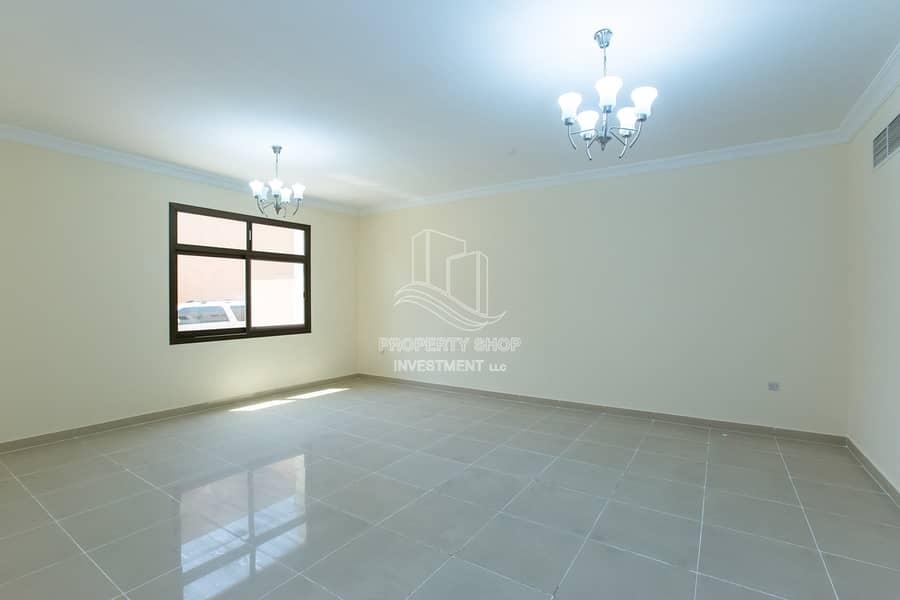 11 Exclusive & Huge 4BR Villa In MBK Al Qurm Compound!