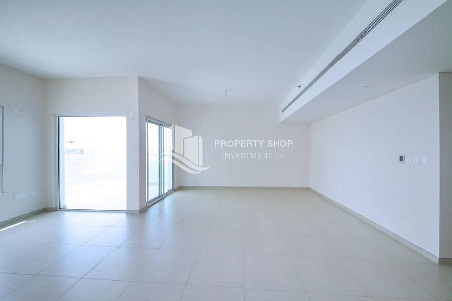 17 Bright Modern & Spacious 3+Maid Apt in High End  Amenities