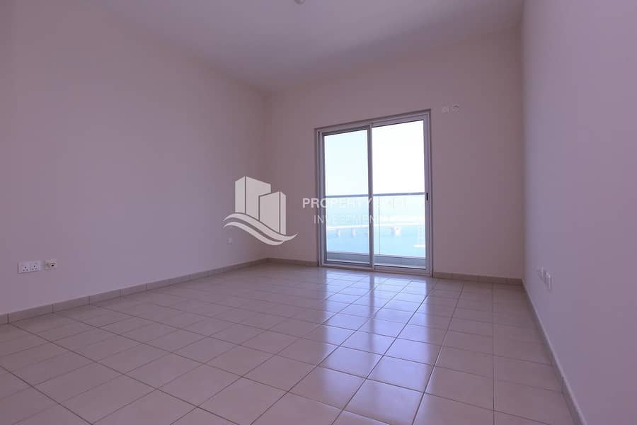 4 Spacious 2+Maid Light Filled Beauty & Sea View!