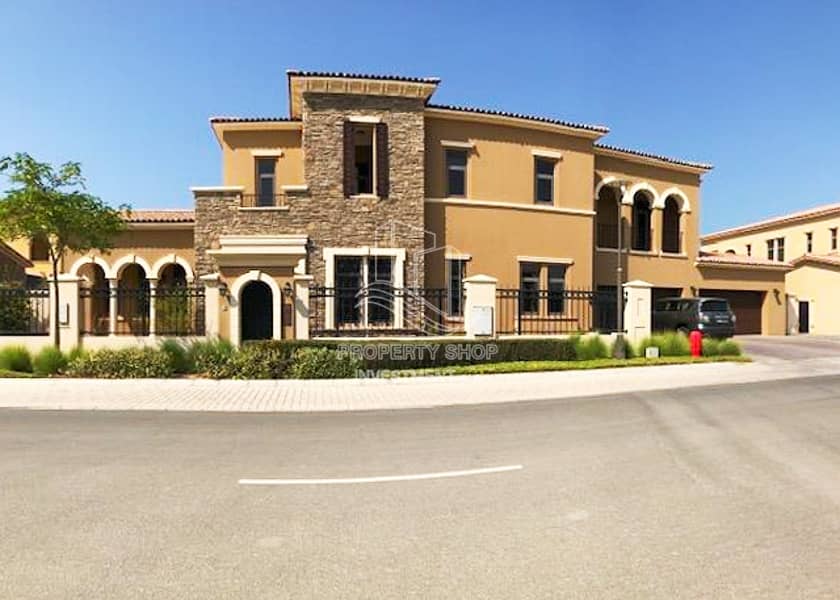 Splendid  Modern Premium Villa in Luxurious Community