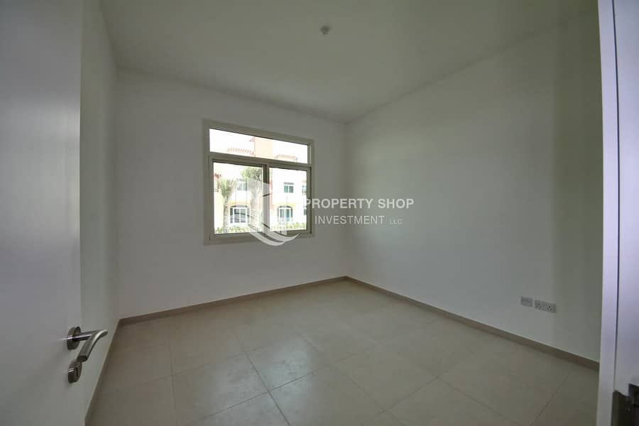 3 Hot Deal! Well Maintained Apt with spacious Ground Terrace