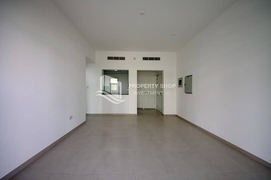 4 Hot Deal! Well Maintained Apt with spacious Ground Terrace