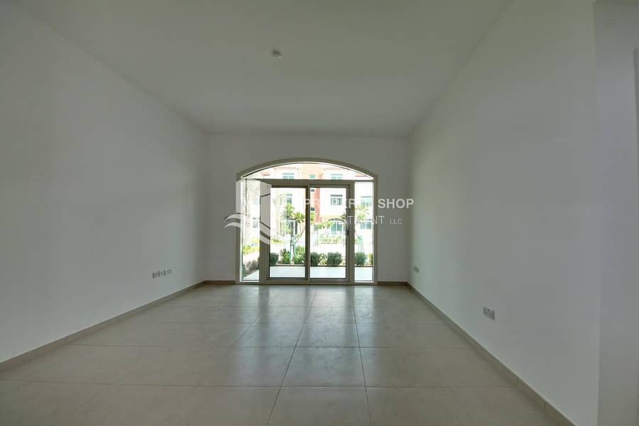 6 Hot Deal! Well Maintained Apt with spacious Ground Terrace