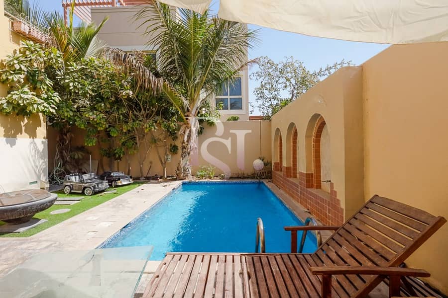 14 Hot Deal! Lavish Upgraded Villa with Private Pool