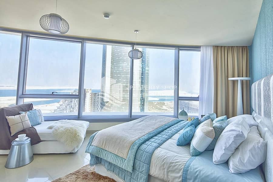 4 Experience Luxury Penthouse Living with Sea View!