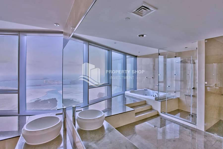 9 Experience Luxury Penthouse Living with Sea View!