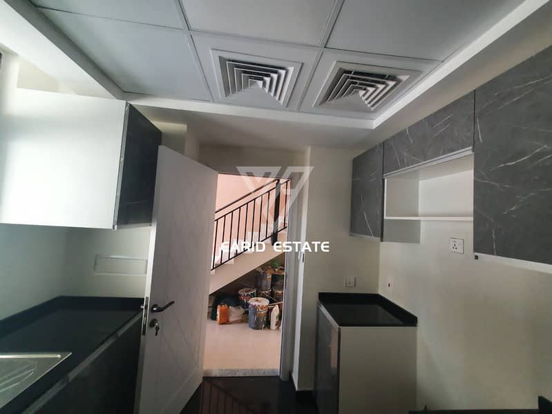 8 8fc900ed-96e5-4127-ad90-0d3aaebfdf23. jpg