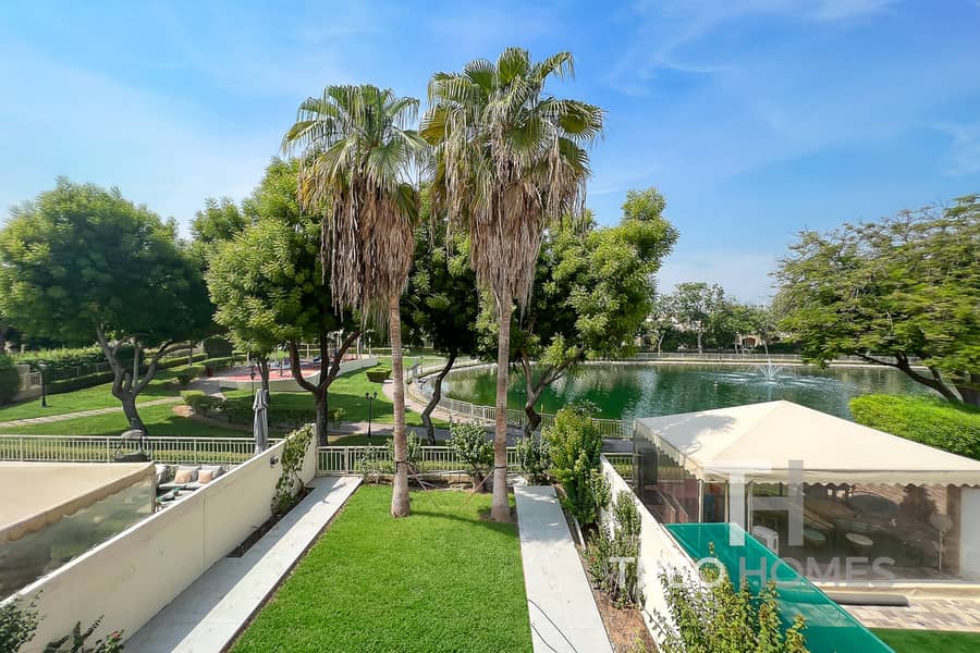 Lake View | 3 Bed | Upgraded & Landscaped Lake View | 3 Bed | Upgraded & Landscaped