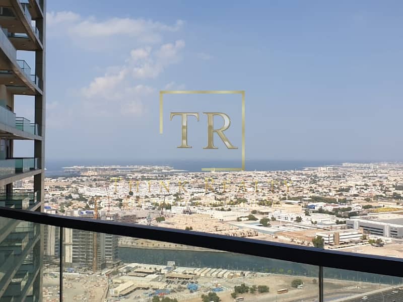 Elegantly Decorated Home With Iconic Views Elegantly Decorated Home With Iconic Views