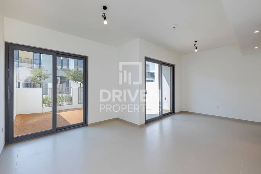 Single Row | Brand New | Near Amenities Single Row | Brand New | Near Amenities