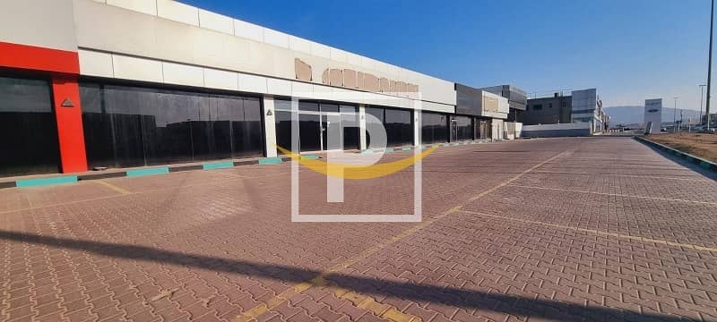 Large Showroom I Workshop | Spareparts Storage | Washing Area Large Showroom I Workshop | Spareparts Storage | Washing Area