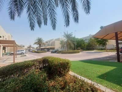 فیلا 4 غرف نوم للايجار في الريف، أبوظبي - صفقة حاسمة! موقع متميز مع فيلا واسعة 4 غرف نوم للإيجار140  ألف