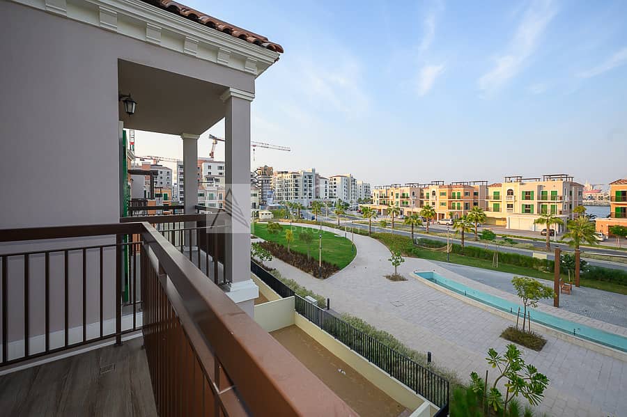Closed Garage | Close to Amenities | Skyline View Closed Garage | Close to Amenities | Skyline View