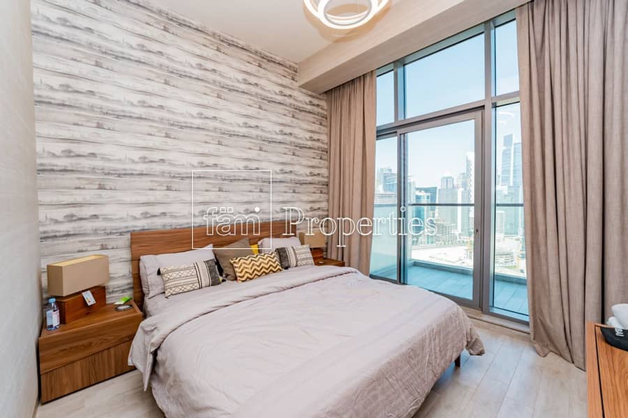 Luxury 2Bed+Maid with Canal & Burj View