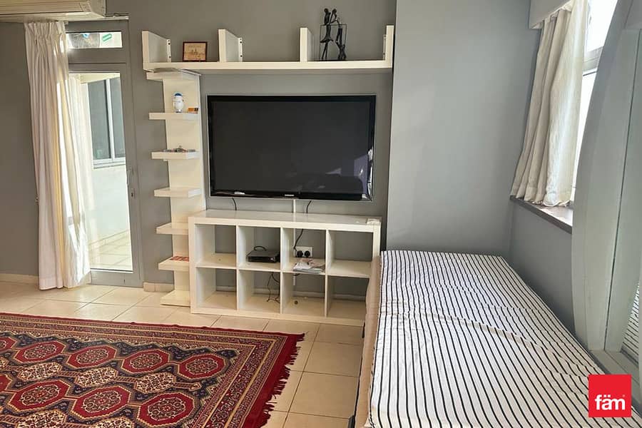 Spacious, High Floor, Vacant, Furnished, Open view Spacious, High Floor, Vacant, Furnished, Open view