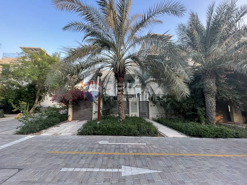 Exclusive | Spine View | Corner Villa | Vacant Exclusive | Spine View | Corner Villa | Vacant