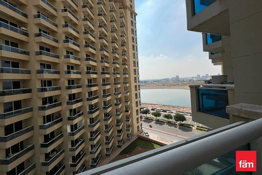 SPACIOUS STUDIO | PARKING | VACATING IN NOV SPACIOUS STUDIO | PARKING | VACATING IN NOV