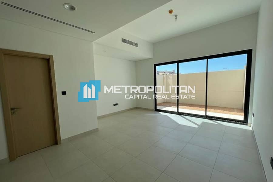 Single Row TH | Well-Maintained | Move In Now Single Row TH | Well-Maintained | Move In Now