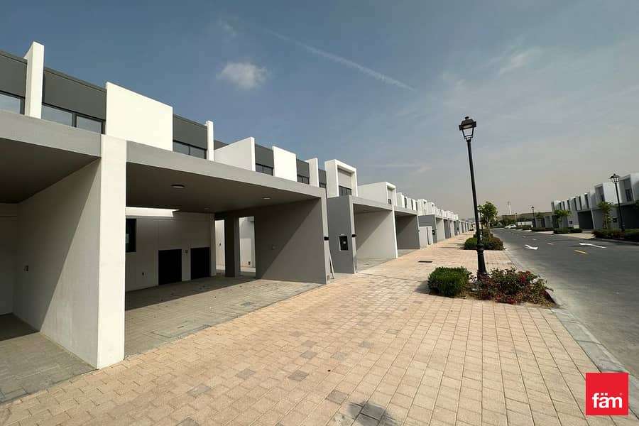 BRAND NEW | NEAR PARK AND POOL | MODERN DESIGN BRAND NEW | NEAR PARK AND POOL | MODERN DESIGN