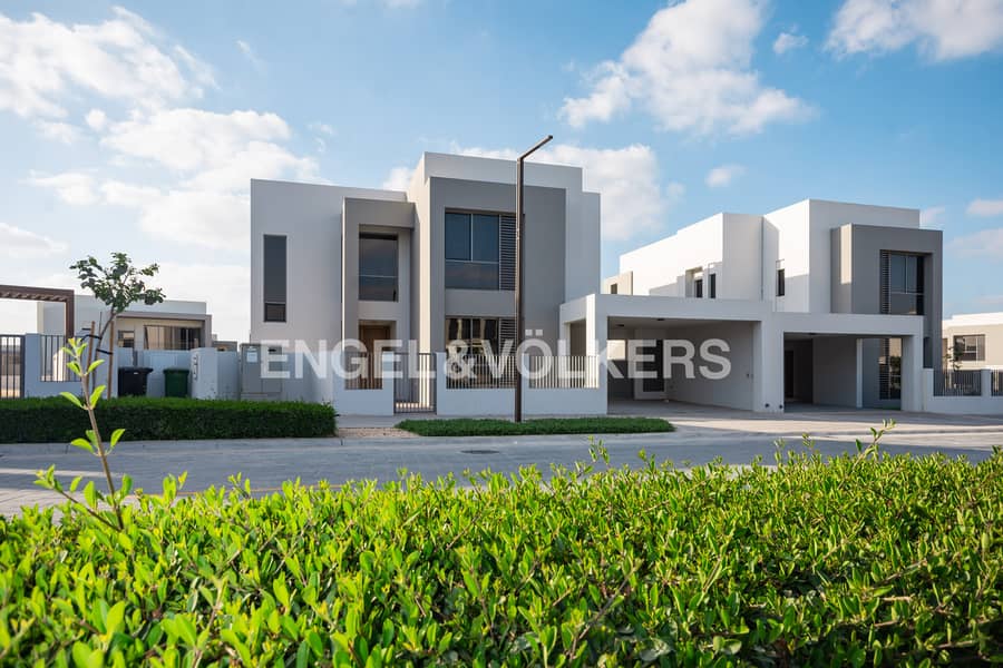 Exquisite Modern Villa | Vacant on Transfer Exquisite Modern Villa | Vacant on Transfer