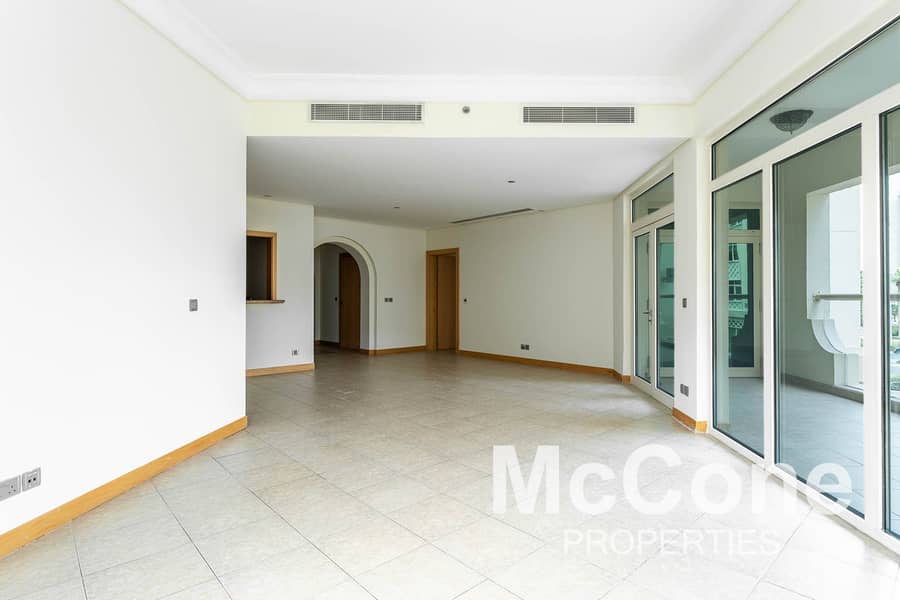 Elegant Living | Spacious Unit | Prime Location Elegant Living | Spacious Unit | Prime Location