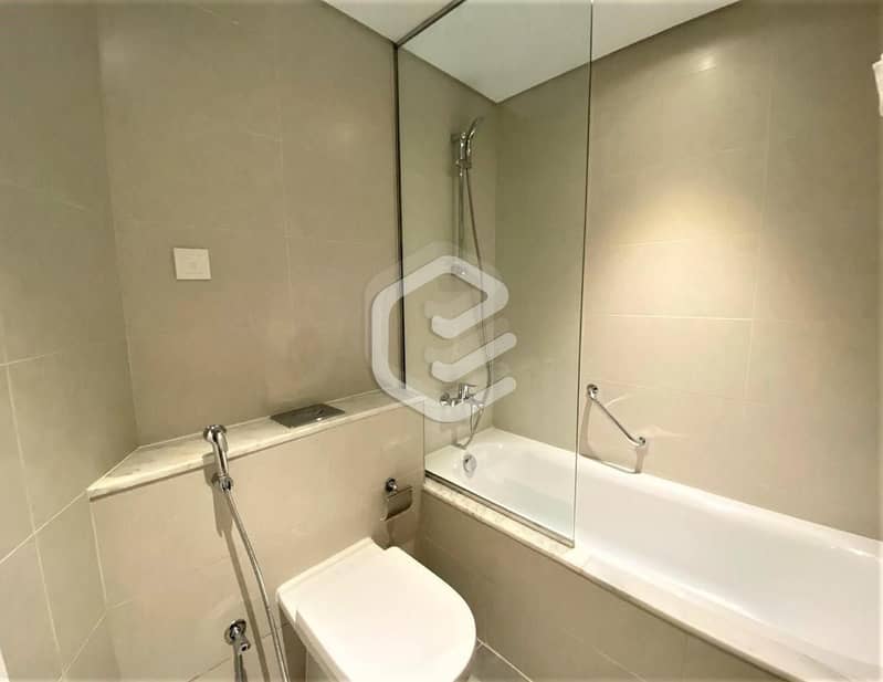 11 Stunning | Furnished 2 Bedroom | Canal View
