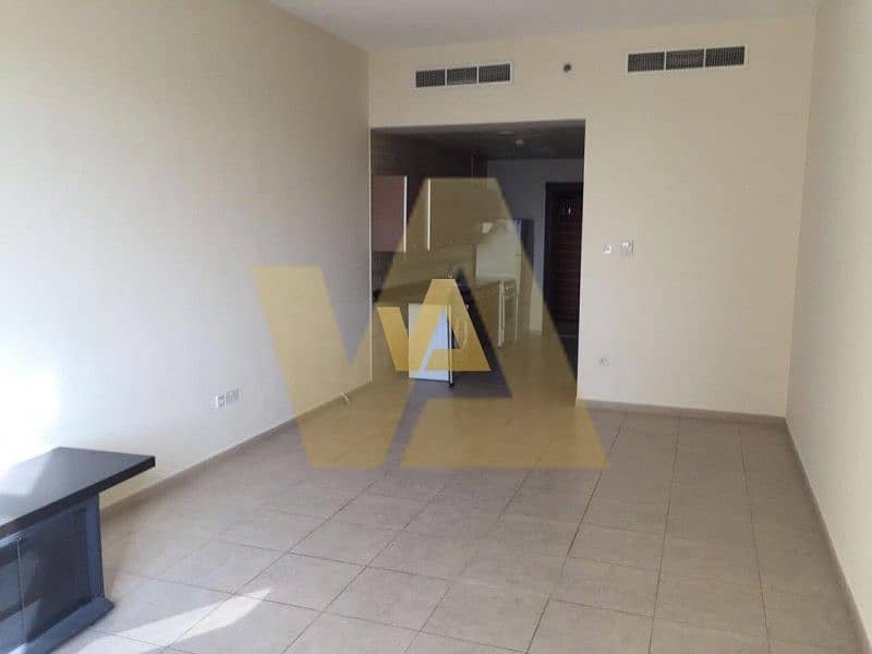 3 Higher Floor | Vacant | Close to Bustop and Market
