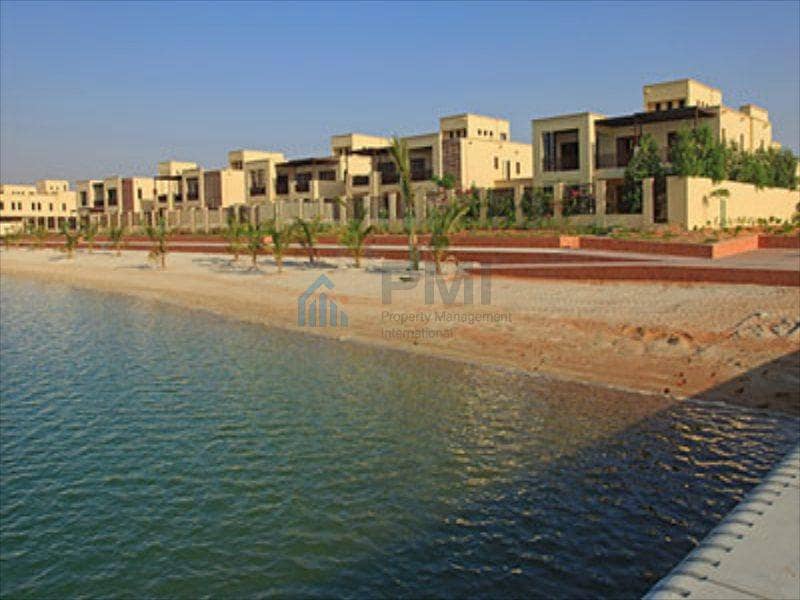 4BR+ maids beachfront villa Granada Mina Arab