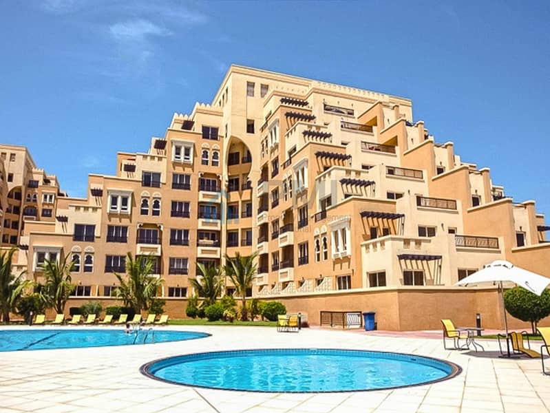 Magnificent sea view 1BR apartment in Bab Al Bahr