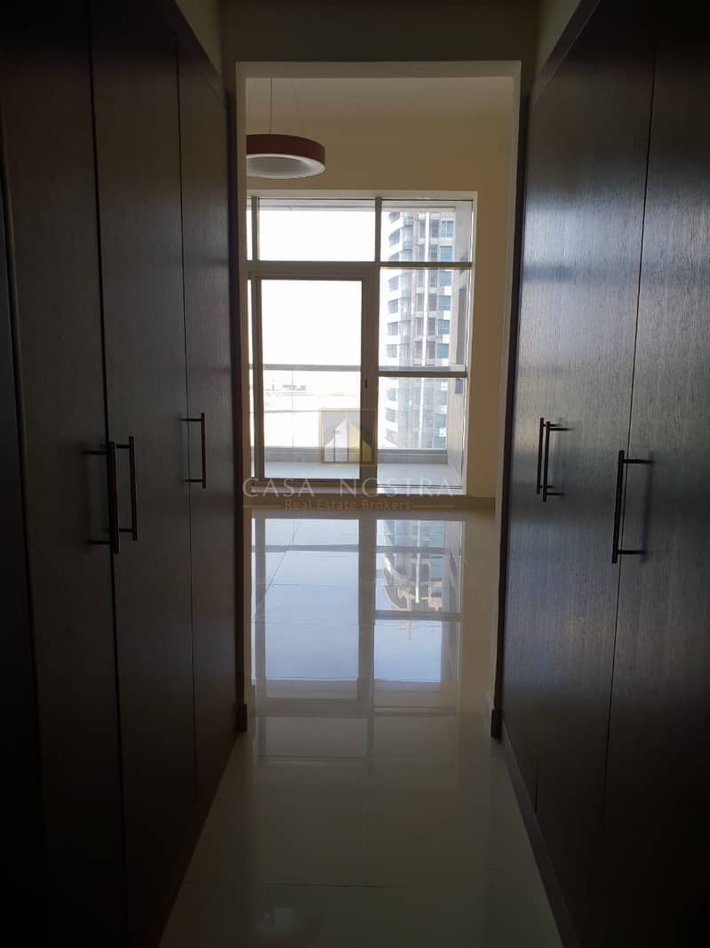 7 Vacant 1 Bedroom With Balcony