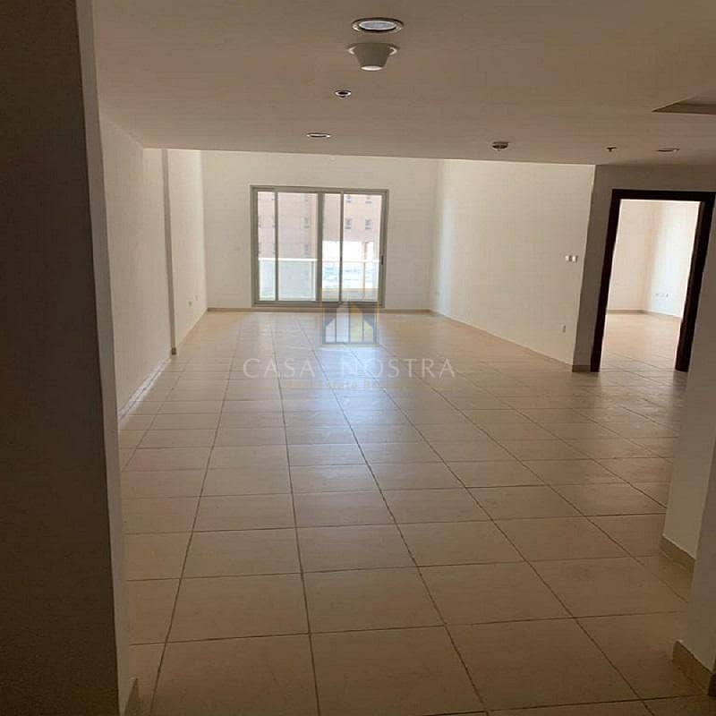 Spacious 1BR with Balcony  Community View